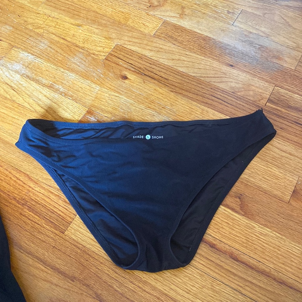 Black bikini bottoms